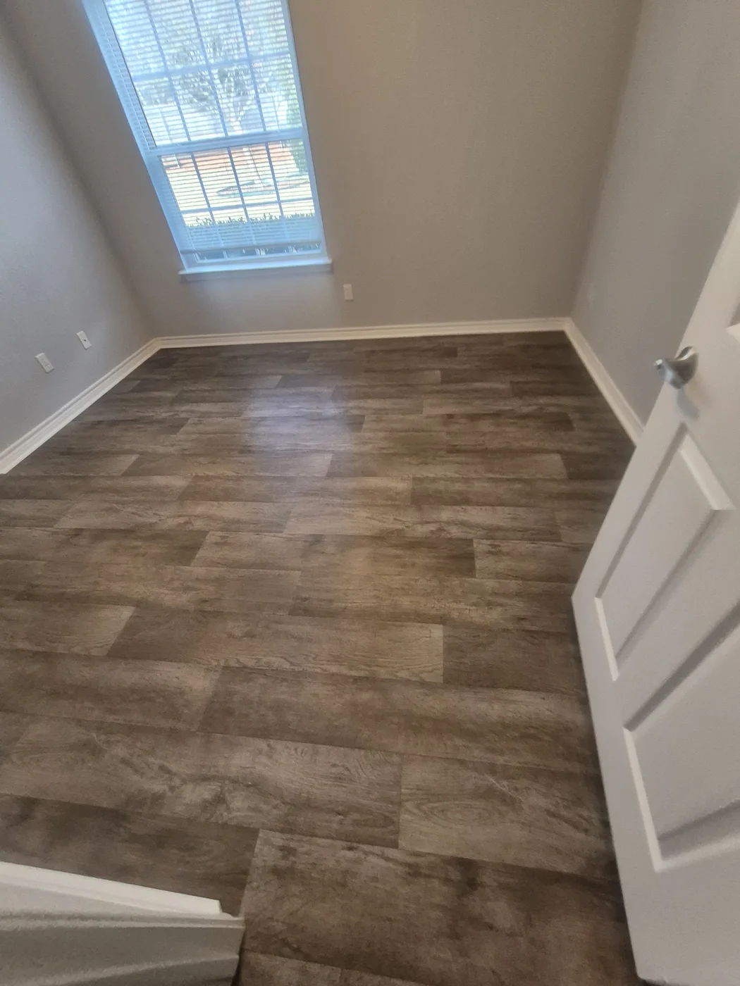 Bright, clean hallway after a house cleaning